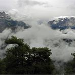 Dolomiten in Wolken