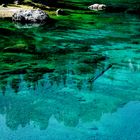 Dolomiten - Karersee mit leichter Spiegelung des Latemar -