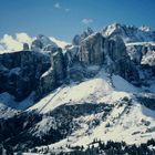 Dolomiten mit Schnee