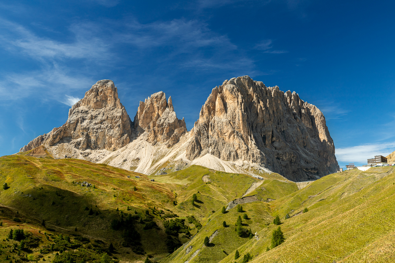 Dolomiten - Sella Joch im herbstlichen Mittagslicht