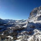 Dolomiten: Sella-Joch zwischen Langkofelgruppe rechts und Sellastock links