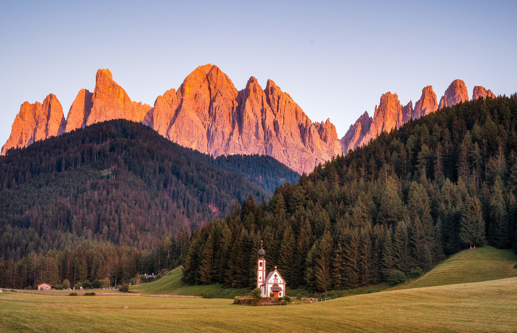 Dolomiten und Alpenglühen 