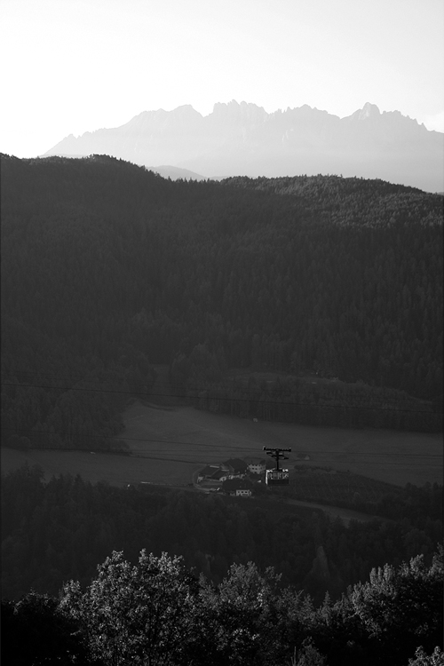 Dolomitenblick mit Seilbahn