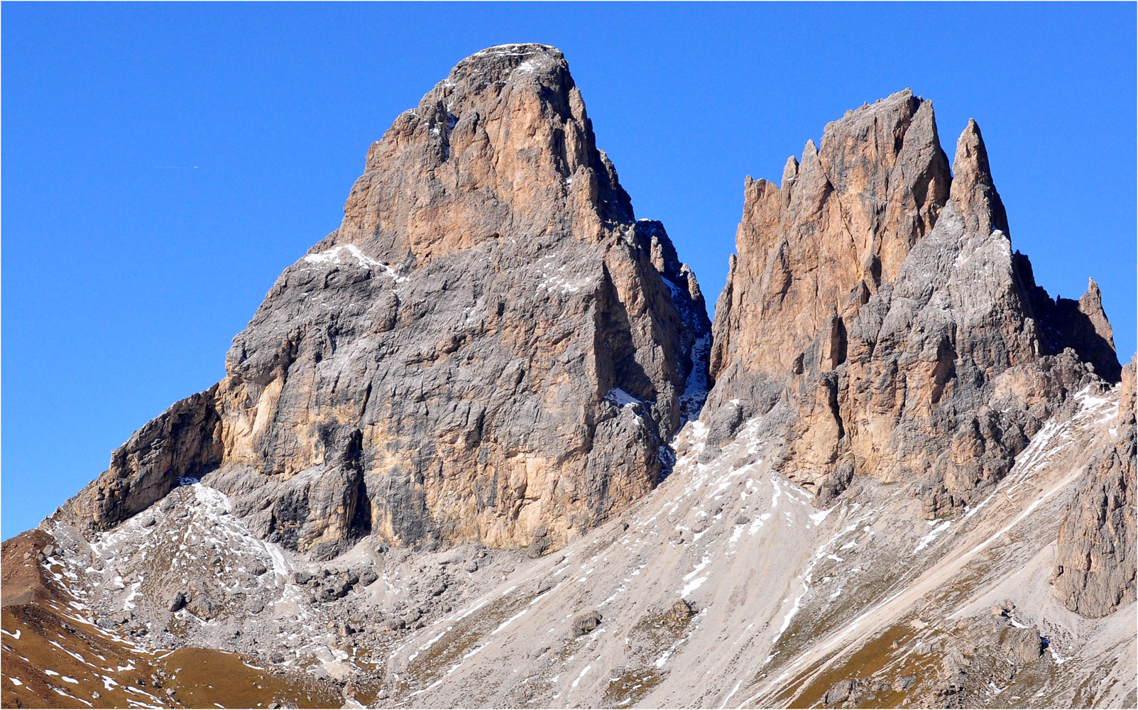 DOLOMITENGIPFEL BEI KANAZEI