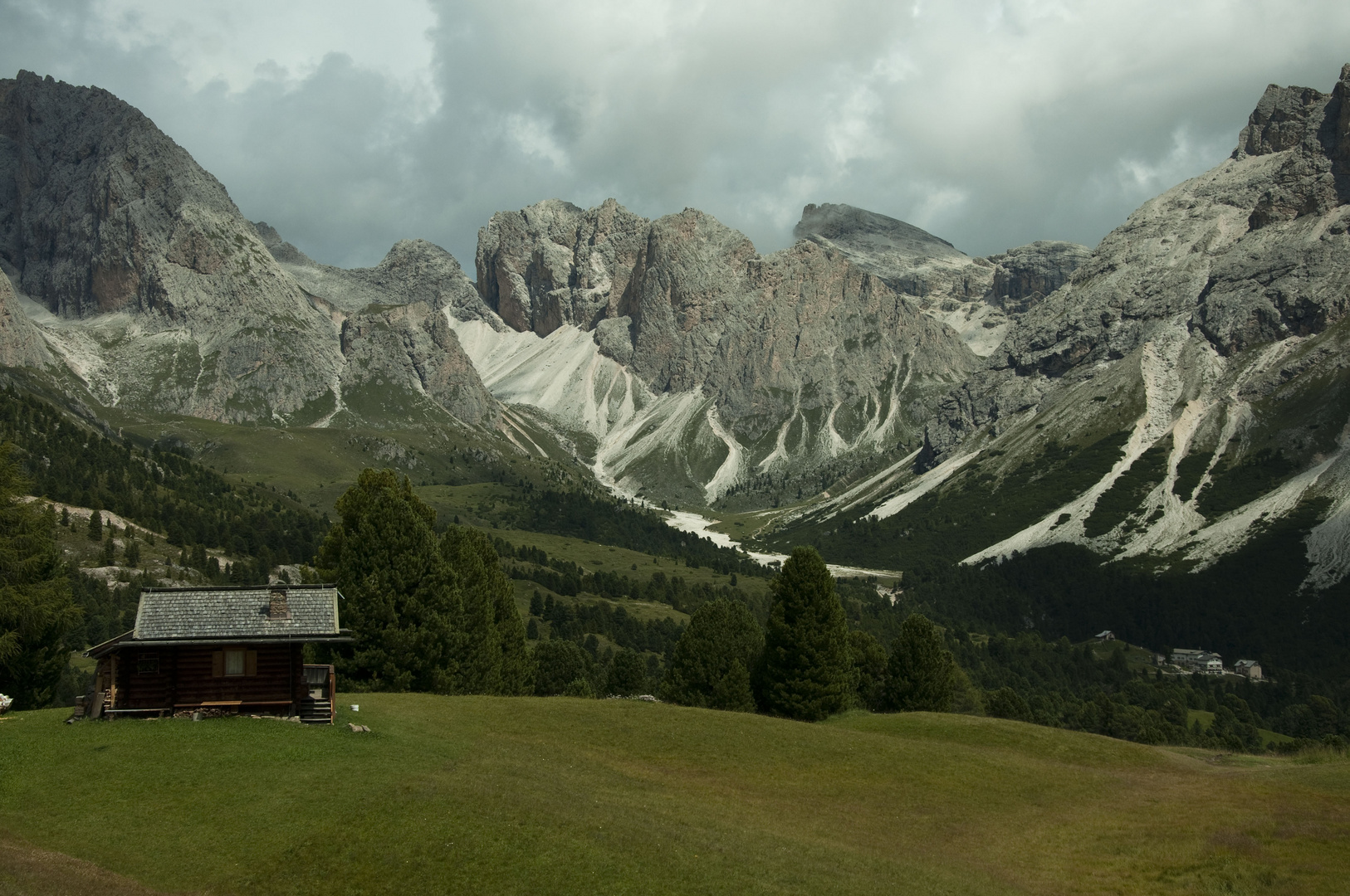 Dolomitenwelt ( Nähe Bergstation Col Raiser Anfang August)