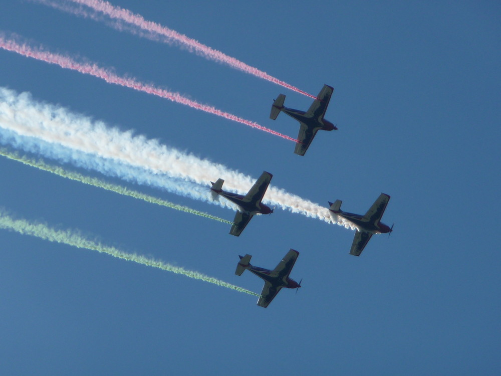 Dolomiti Airswhow in Sand in Taufers