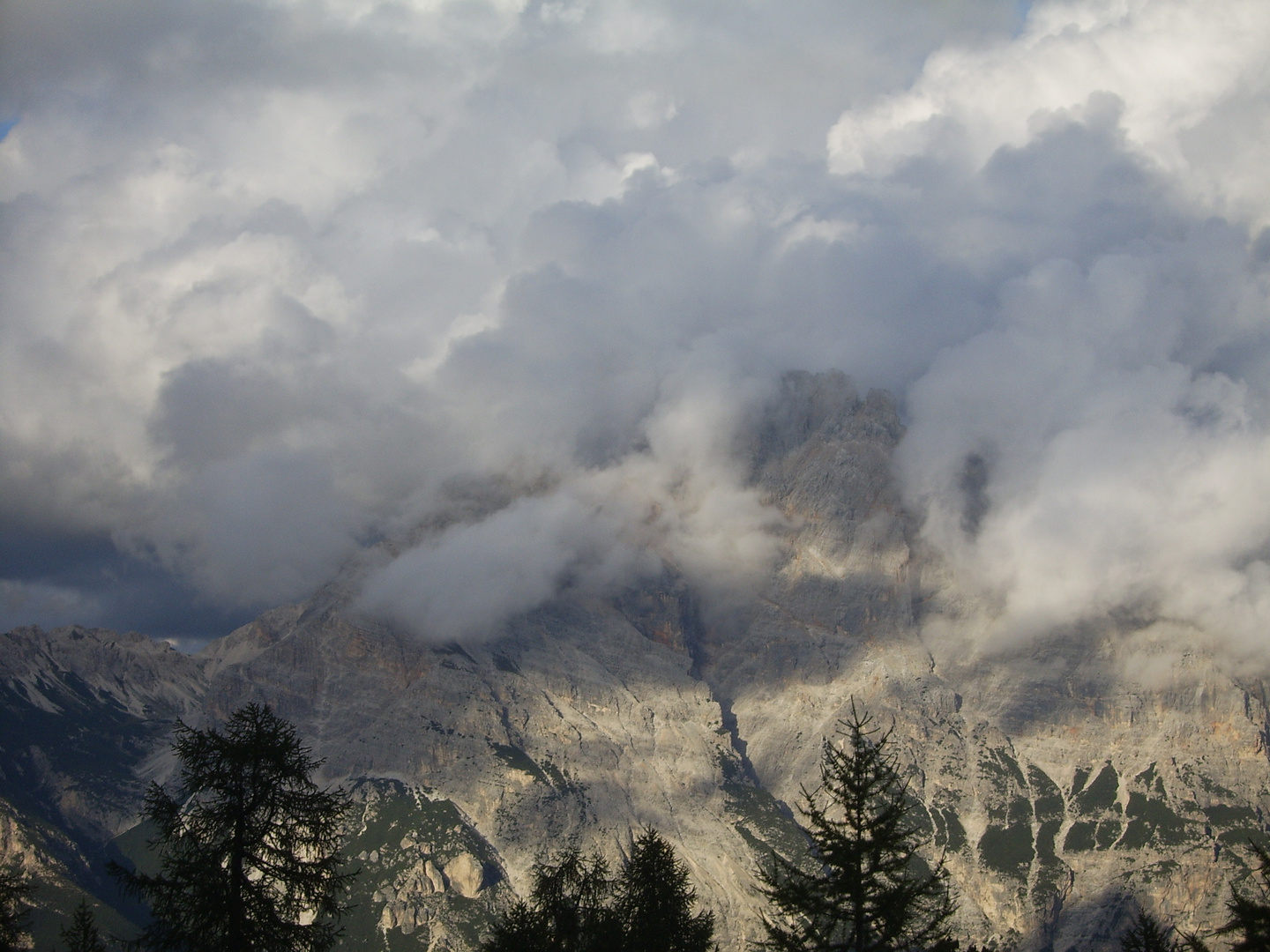 Dolomiti in Wolken