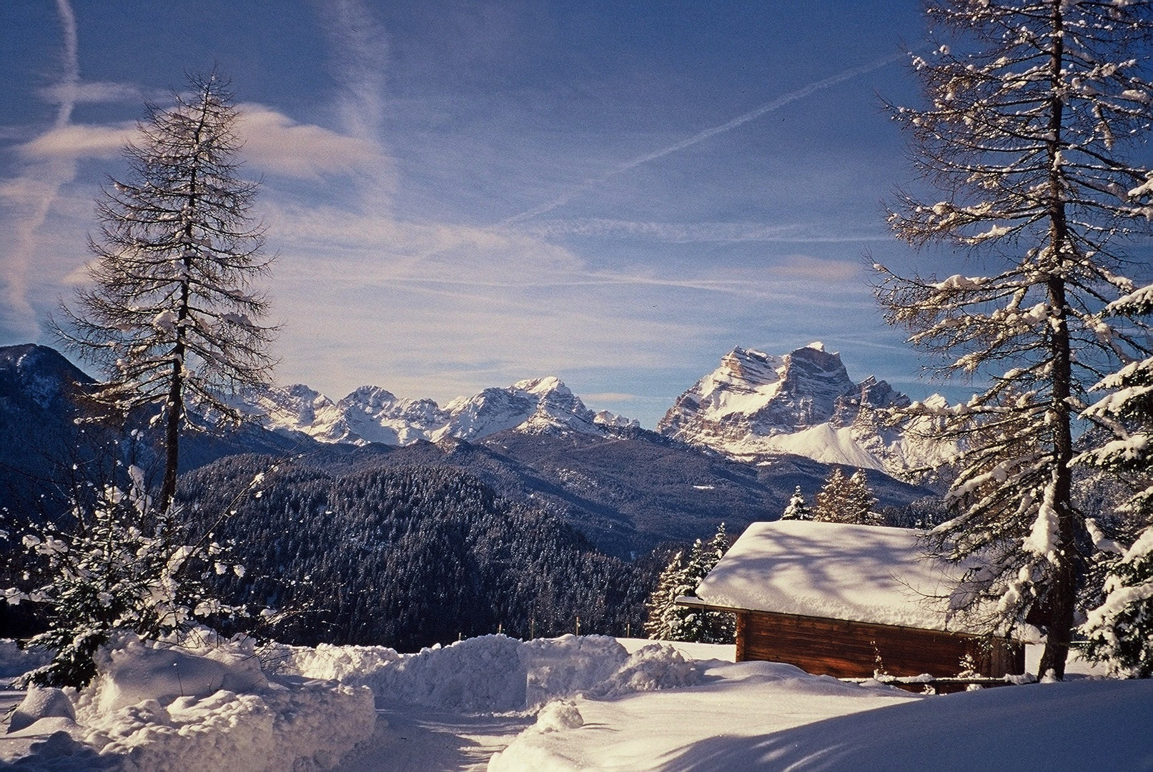 Dolomiti - Valle di Cadore - Monte Pelmo scendendo dal rifugio Costapiana.