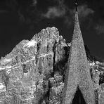 DOLOMITI...UNA MIA PASSIONE"..il campanile ..e la sua montagna..."