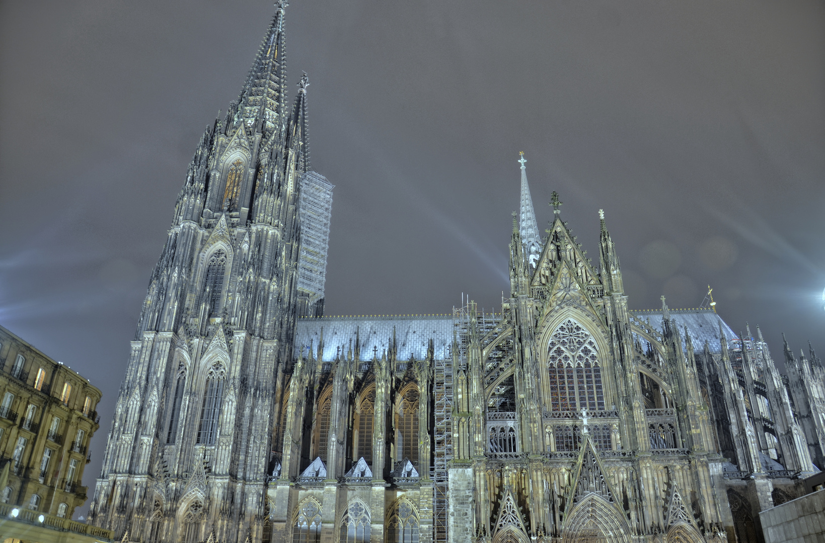 Dom bei Nacht