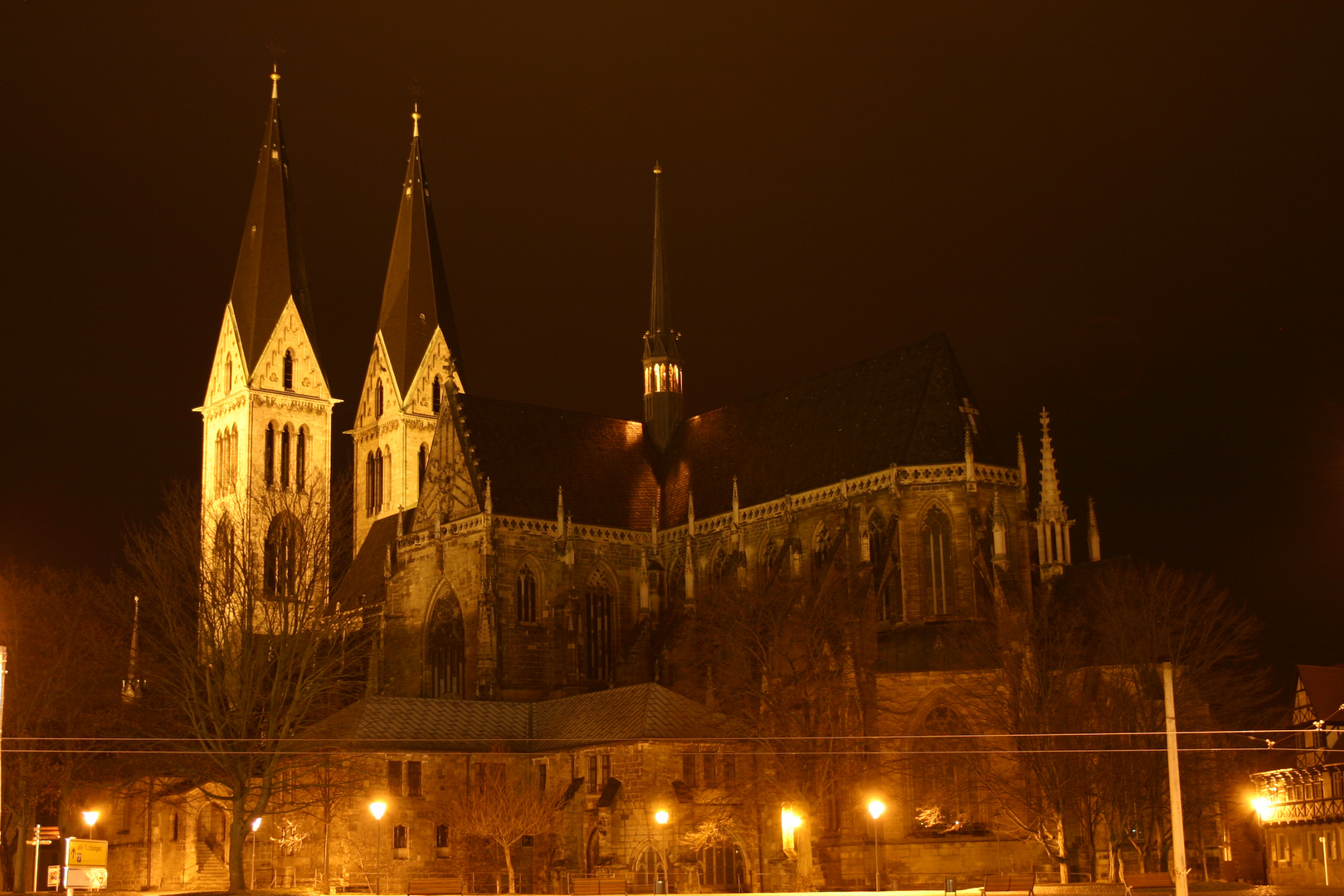 Dom bei Nacht