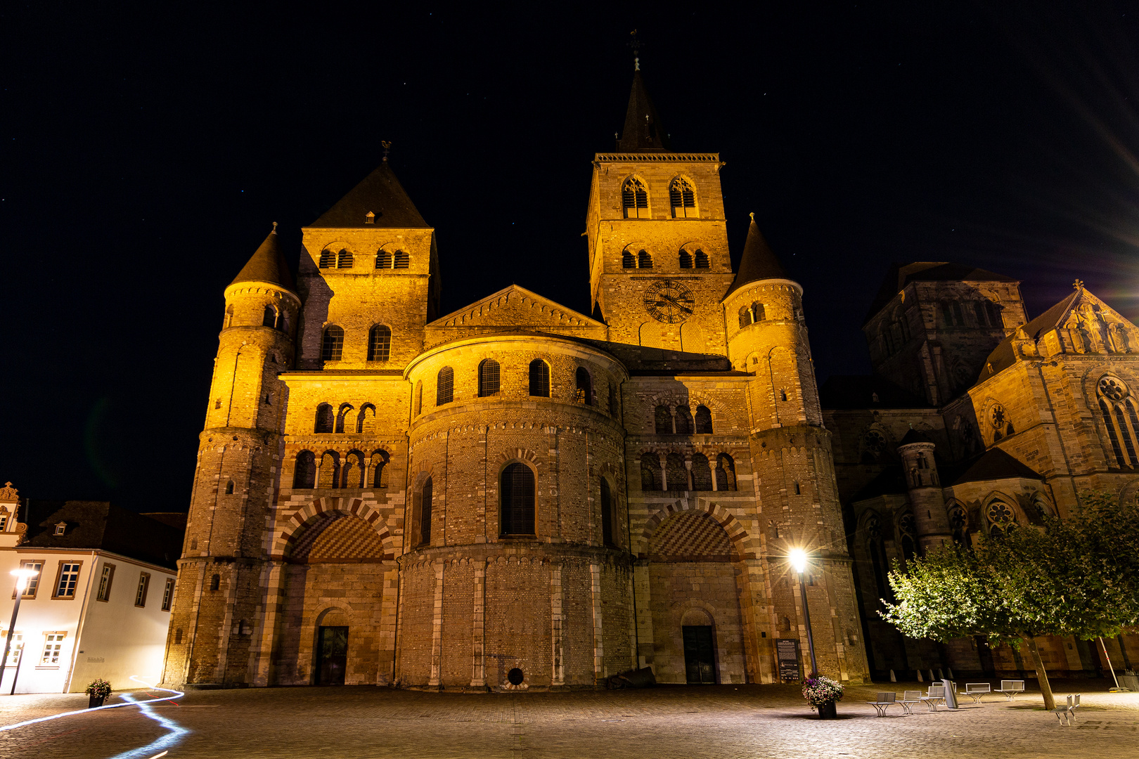 Dom bei Nacht