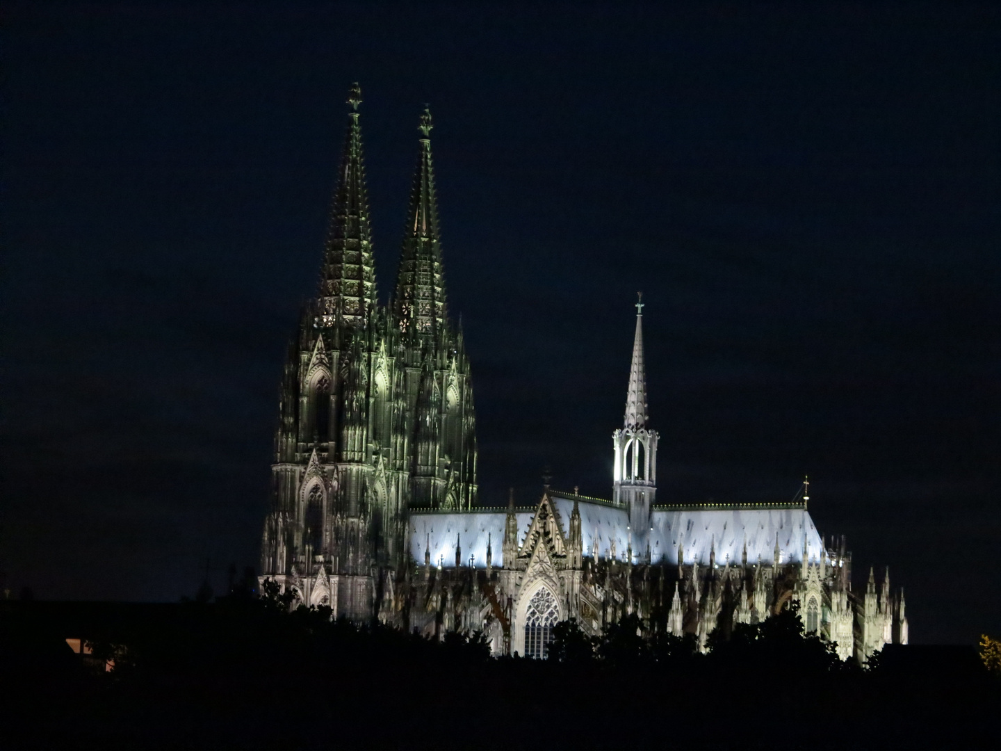 Dom bei Nacht