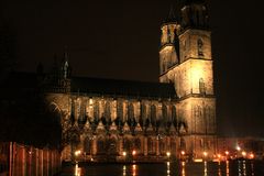 Dom bei Nacht