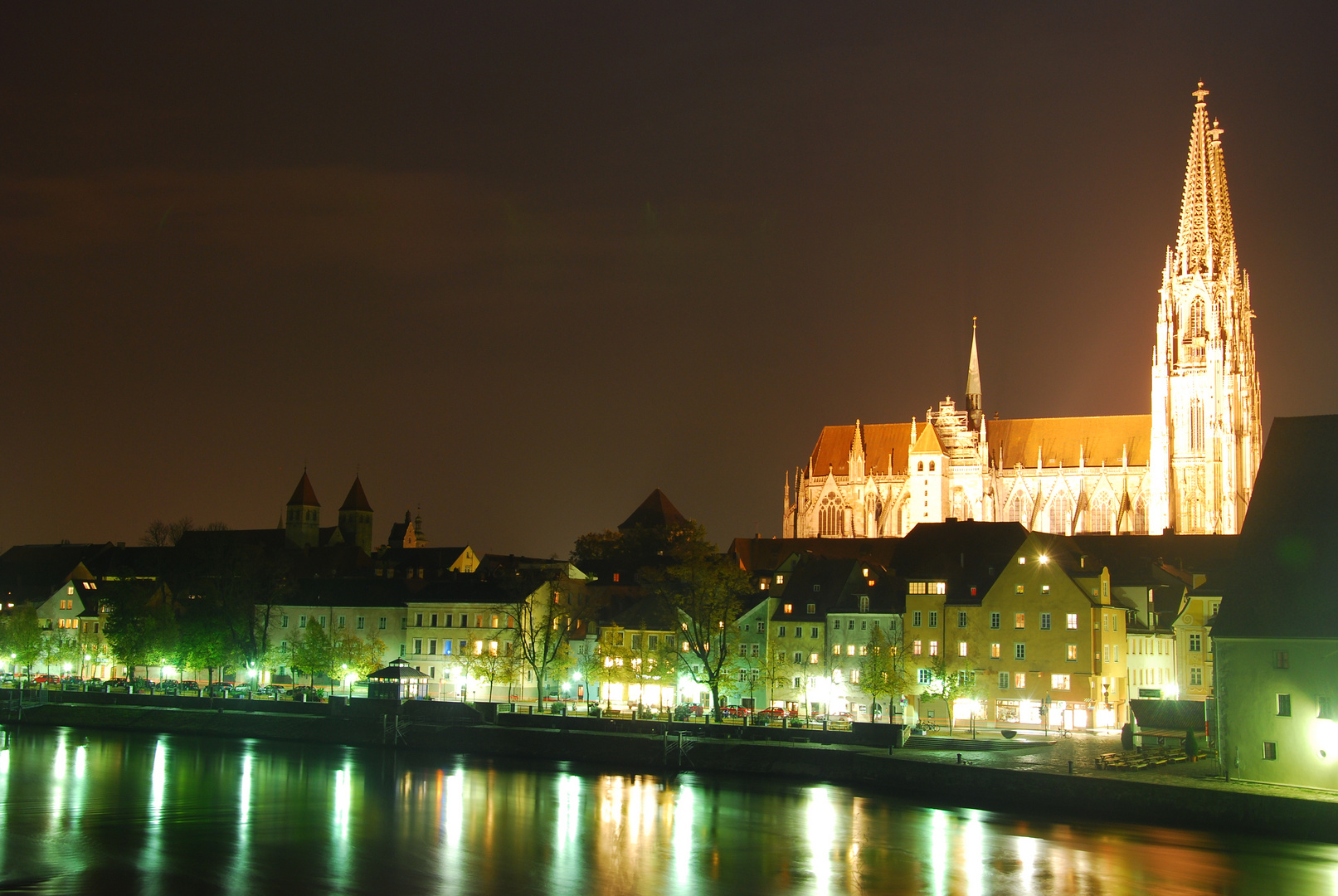 Dom bei Nacht