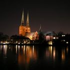 Dom bei Nacht mit Krähenteich