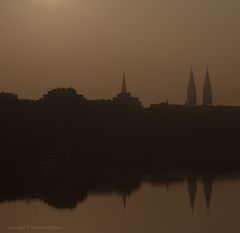 Dom bei Sonnenaufgang im Nebel - 2 -