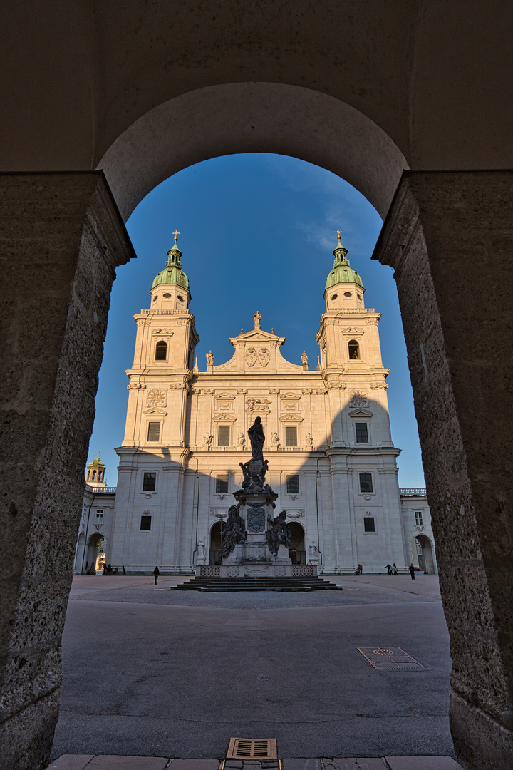 Dom im Dämmerlicht