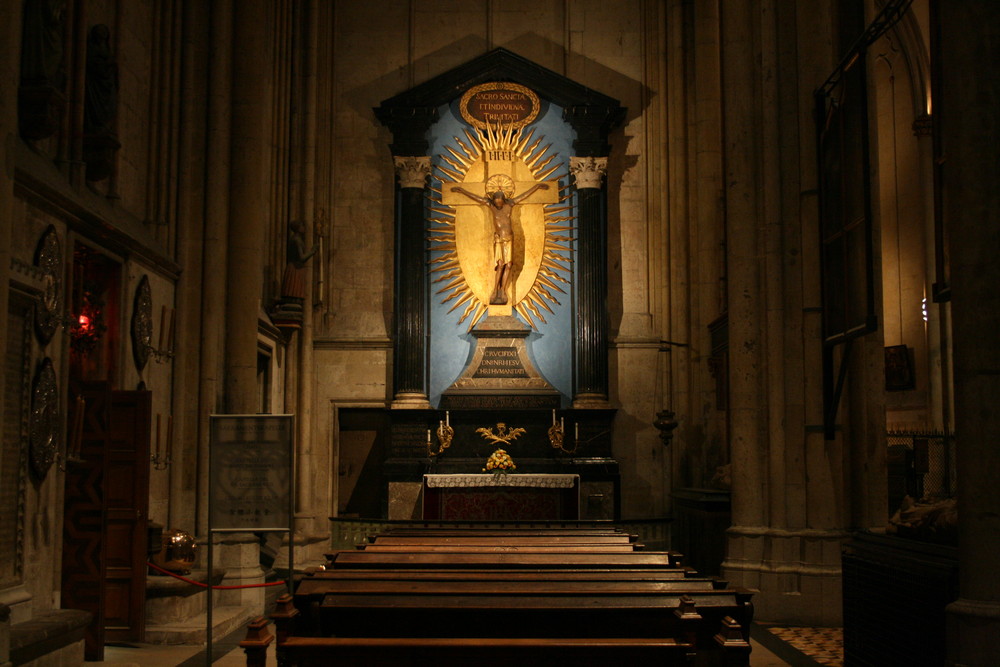 Dom in Köln / Innenansicht Seitenaltar