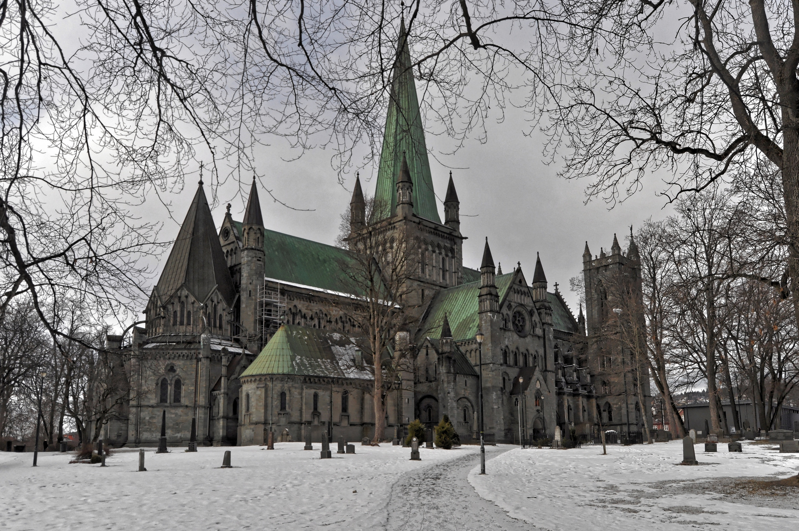 Dom in Trondheim mit etwas Schnee