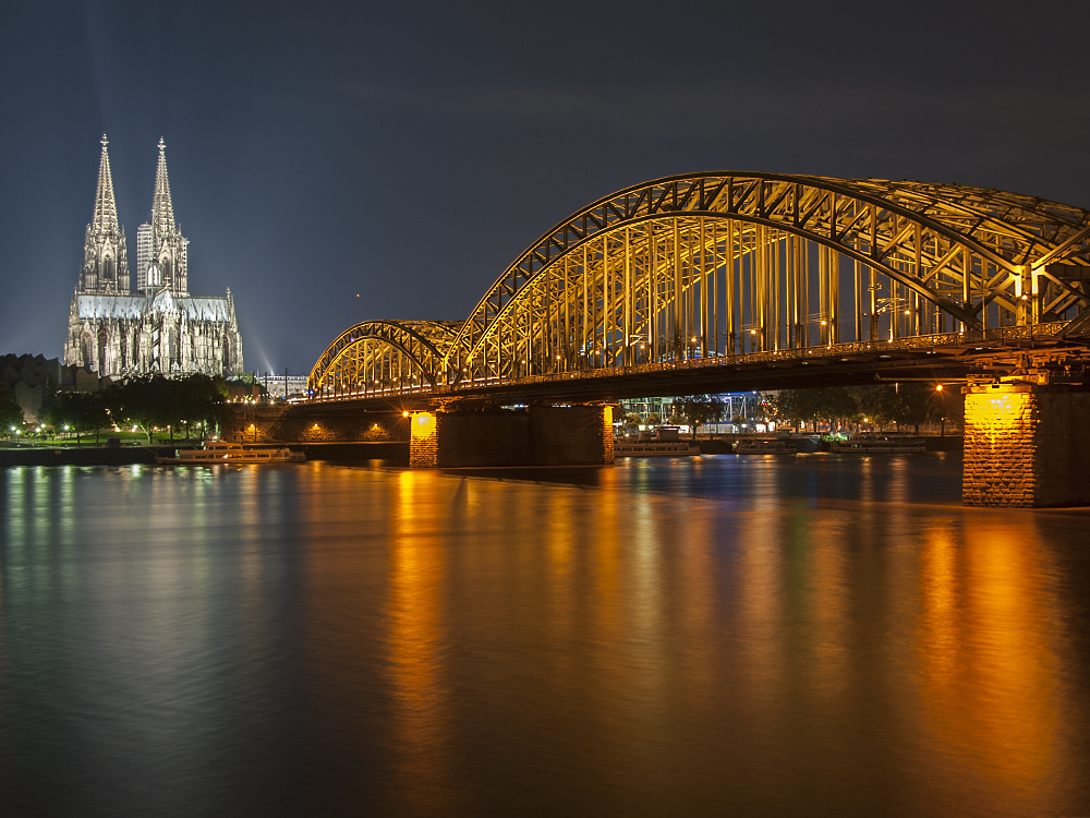 Dom mit Hohenzollernbrücke