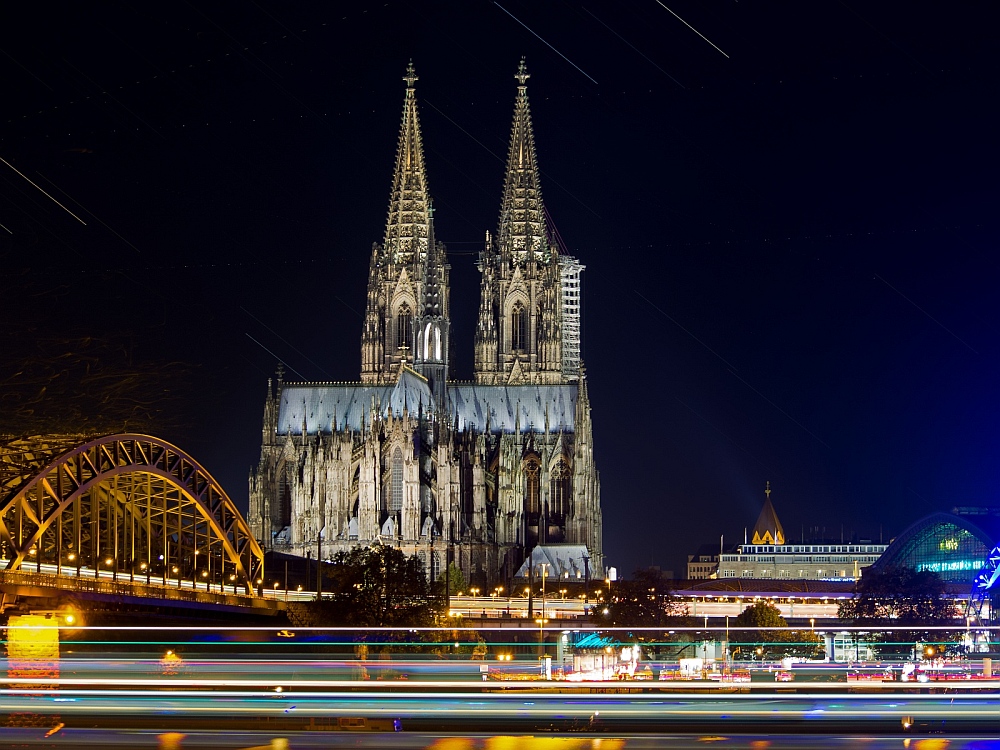 Dom mit Sternen Spuren