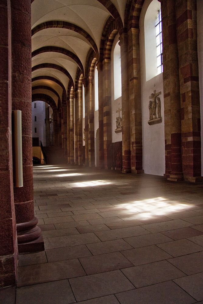 Dom ( Speyer ) Lichtstrahl