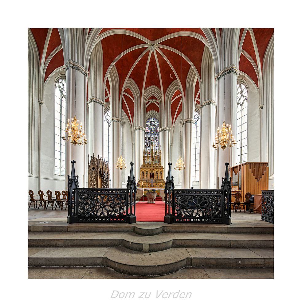 Dom St. Maria und Cäcilia - Verden " Blick, in den Hallenchor mit Altar... "