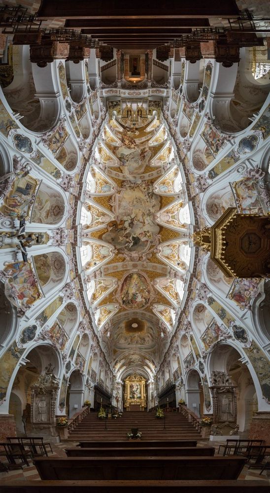  Dom St. Maria und St. Korbinian in Freising  (Vertikales Kirchen-Panorama) 