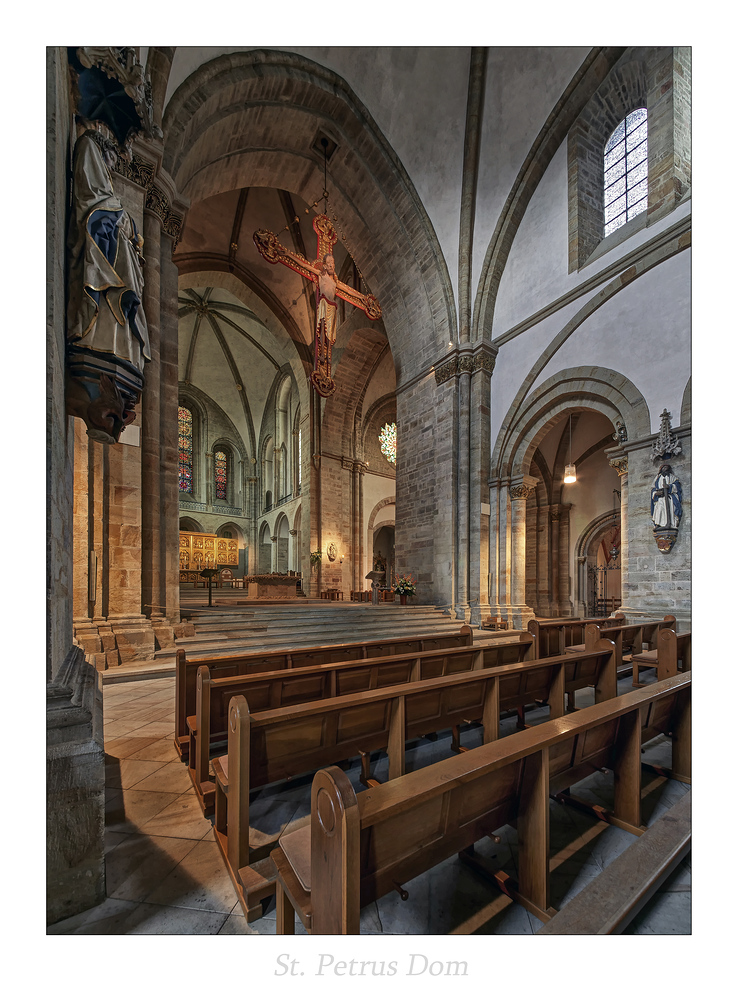 Dom St. Peter (Osnabrück) " Blick zumTriumphkreuz , aus meiner Sicht*..."