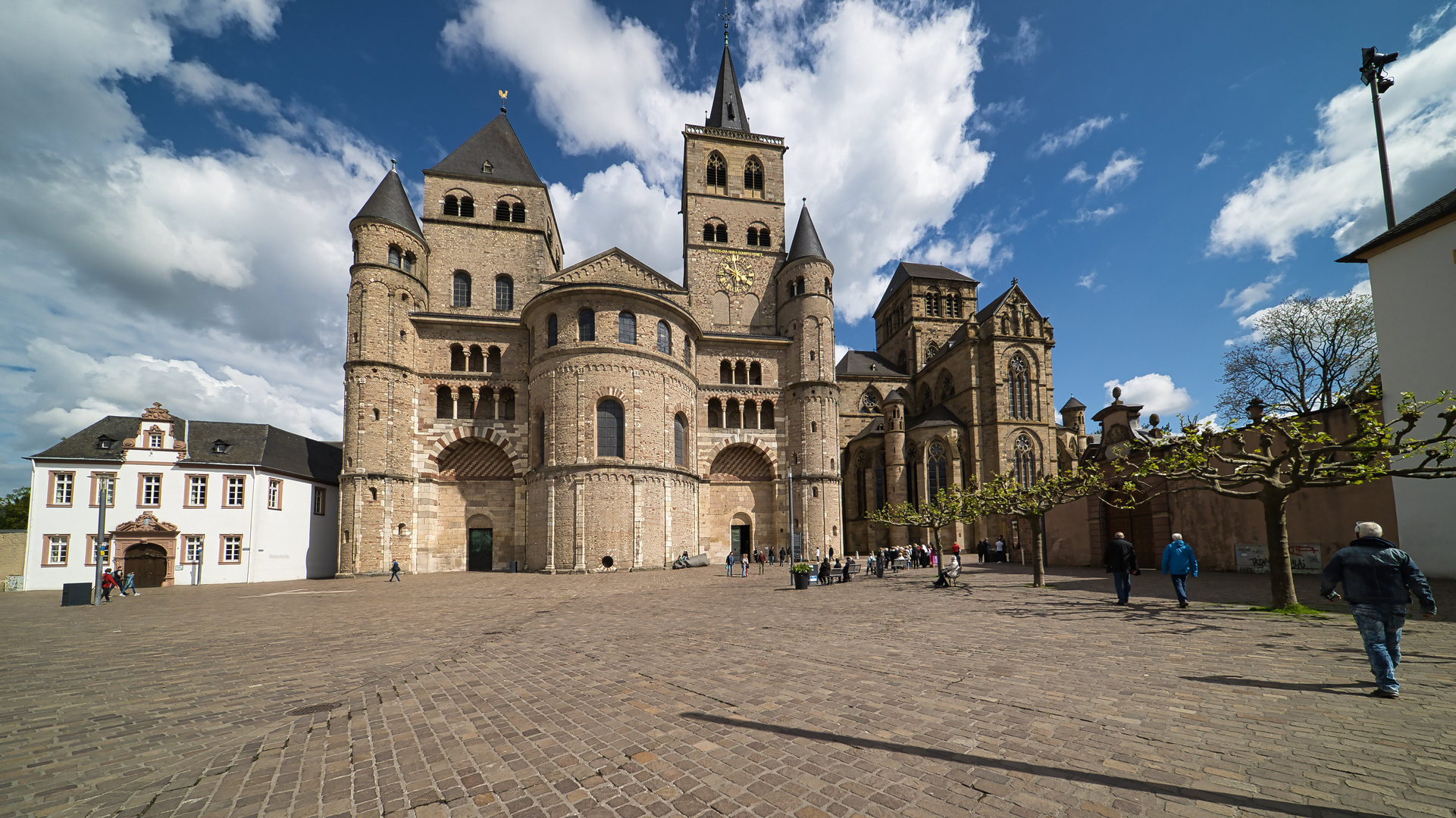 Dom St. Peter und Liebfrauenbasilika