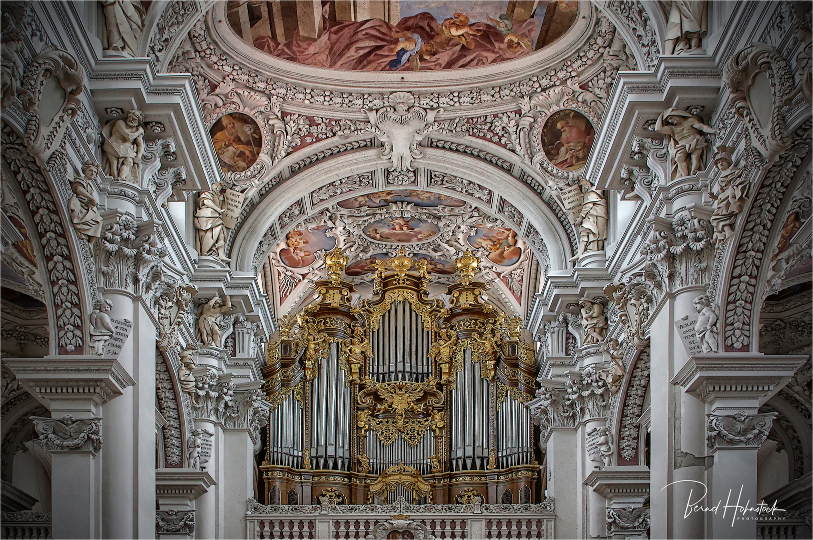 Dom St Stephan In Passau Und Seine Orgel Foto Bild Kirche Stille Hdr Bilder Auf Fotocommunity