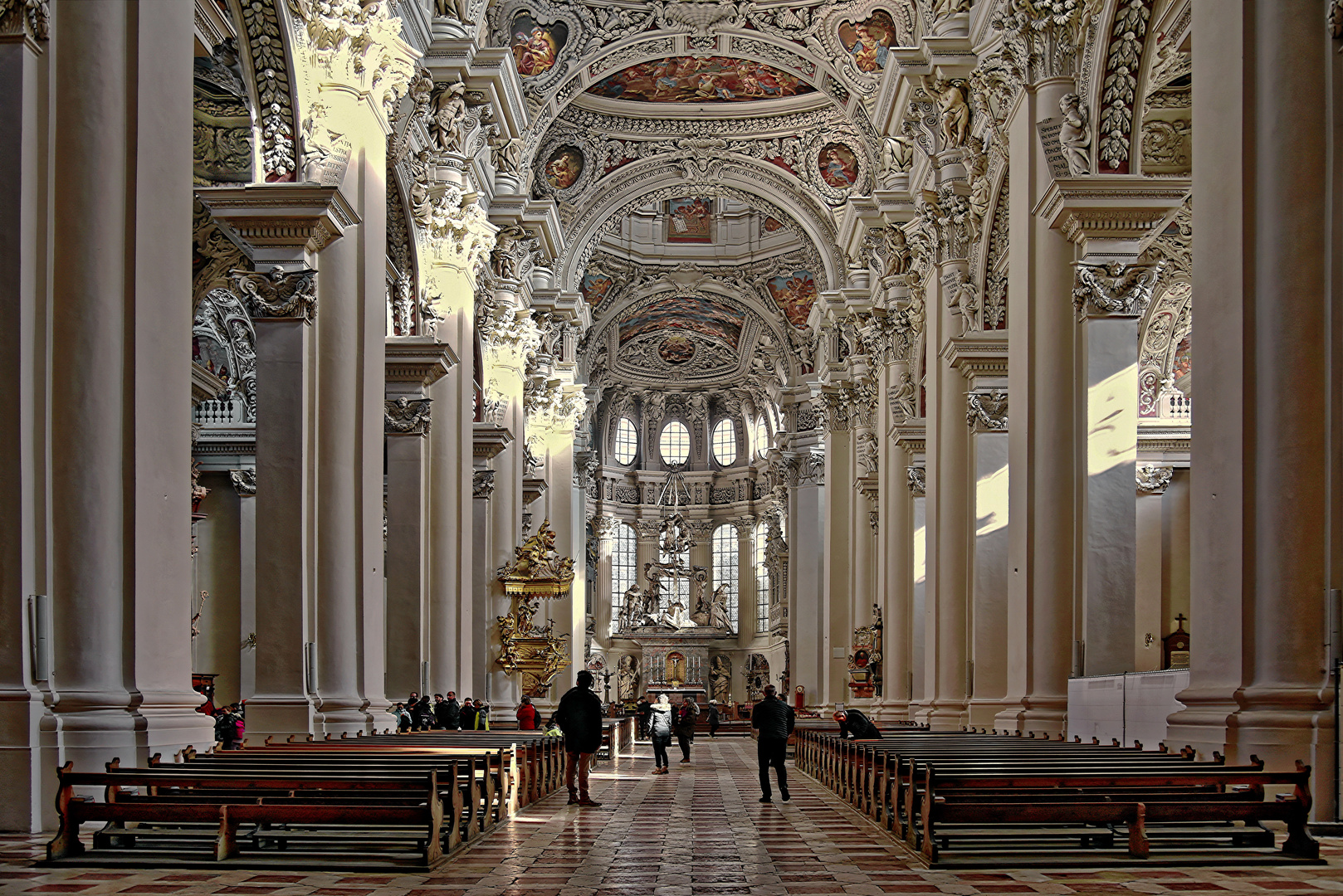 Dom St. Stephan mit der größten Domorgel der Welt