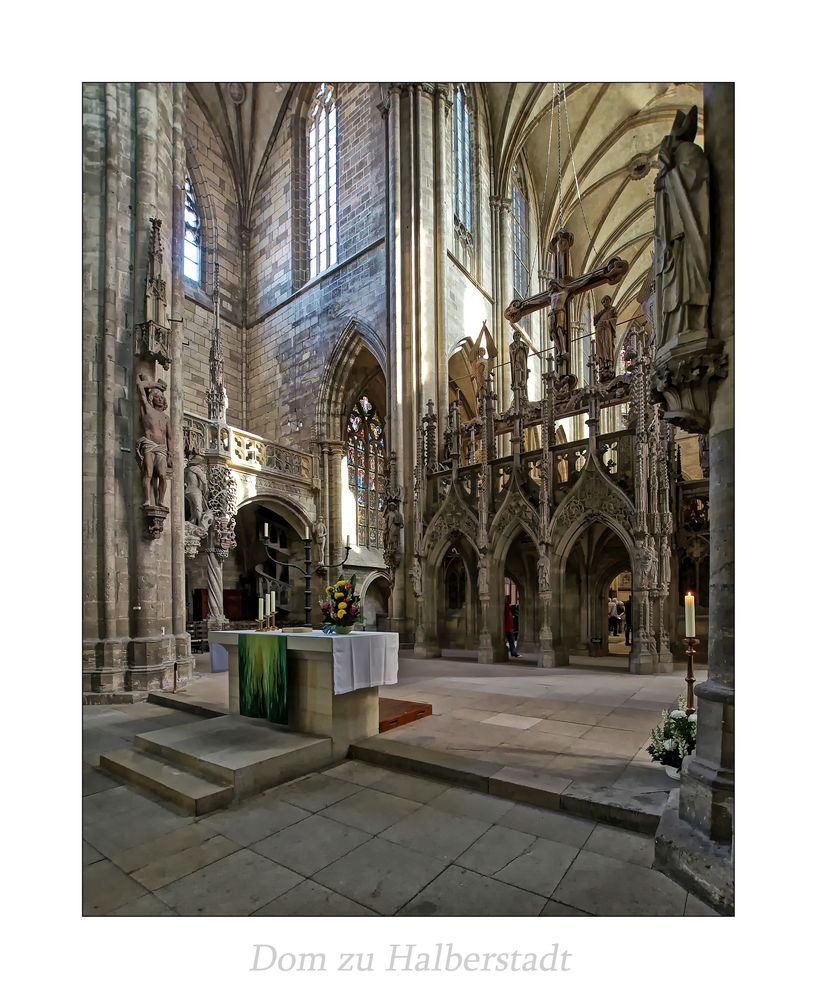 Dom St. Stephanus und St. Sixtus (Halberstadt) " Blick zum Triumphkreuz, aus meiner Sicht..."