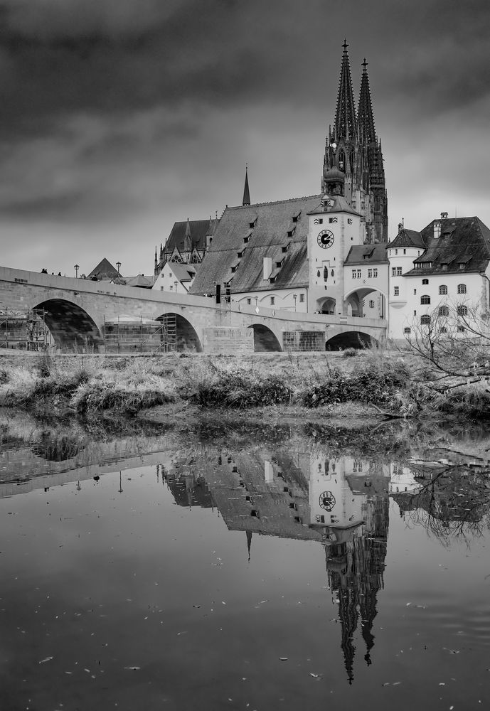 dom - steinerne brücke - salzstadel - donau