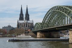 Dom und Brücke