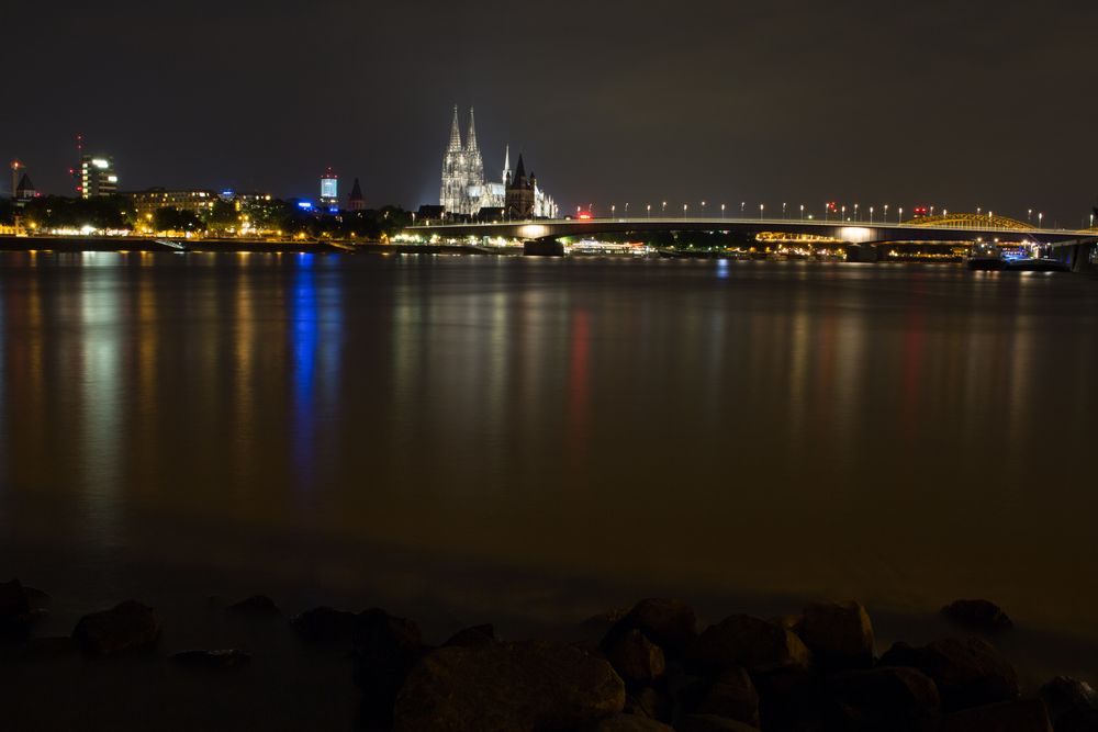 Dom und Deutzer Brücke bei Nacht