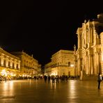 Dom und Domplatz von Syrakus in der Nacht