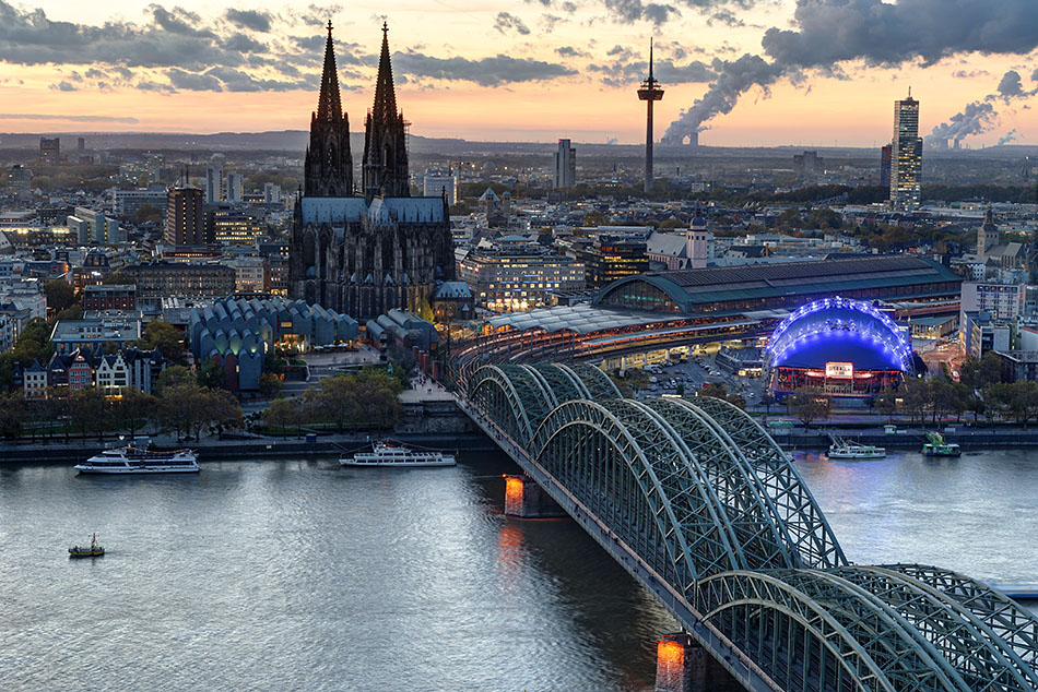 Dom und Hbf am Abend