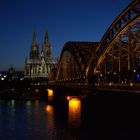 Dom und Hohenzollernbrücke bei Nacht