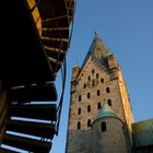 Dom und Treppe