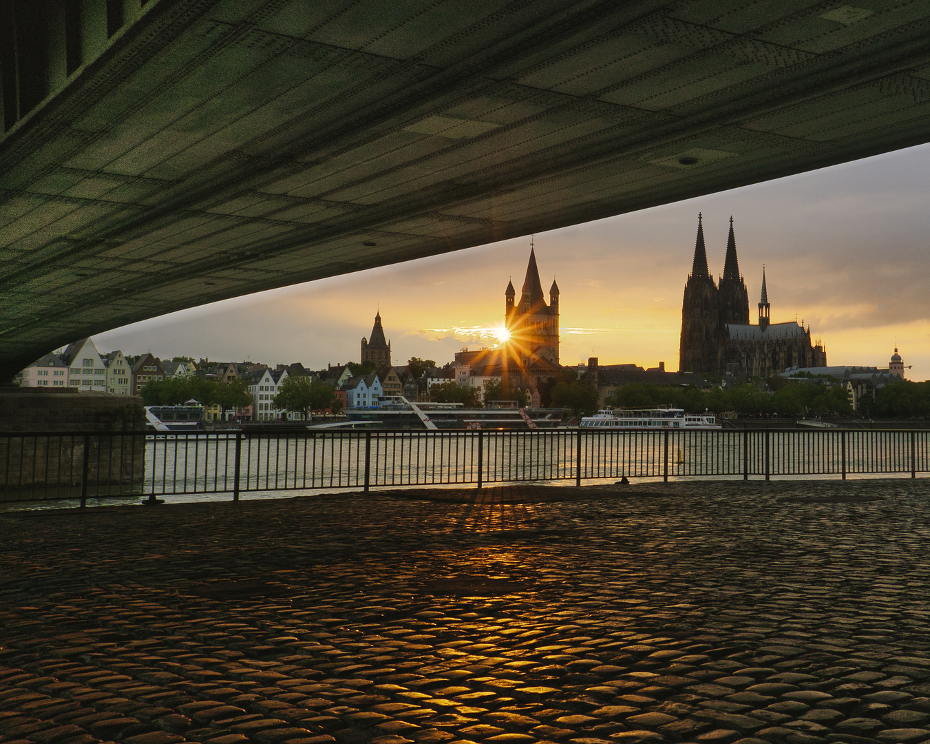 Dom unter der Brücke