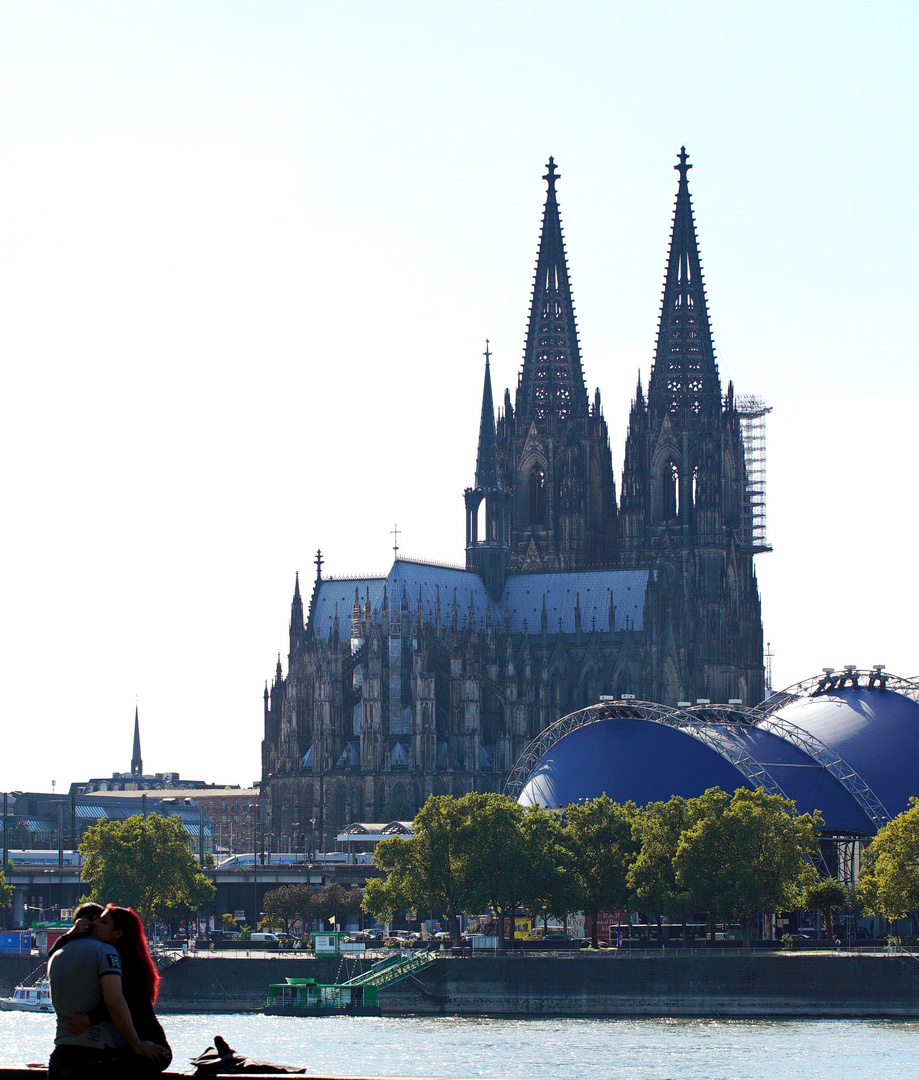 Dom vom Rheinpark gesehen