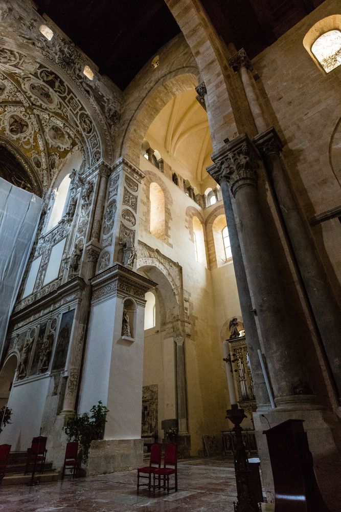 Dom von Cefalù: Blick in den Binnenchor und das Querschiff