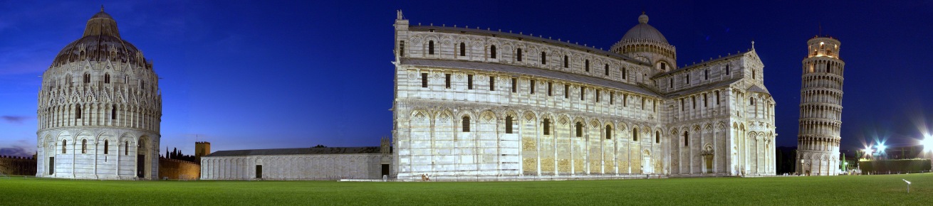 Dom von Pisa und ein kleiner "Schiefer Turm"