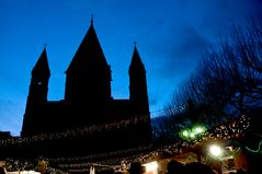 Dom wacht über dem Markt