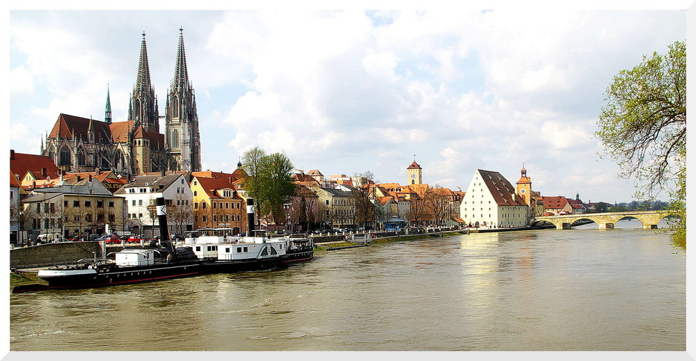 Dom - Wurstkuchl - Steinerne Brücke