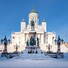 Dom zu Helsinki mit Brunnen