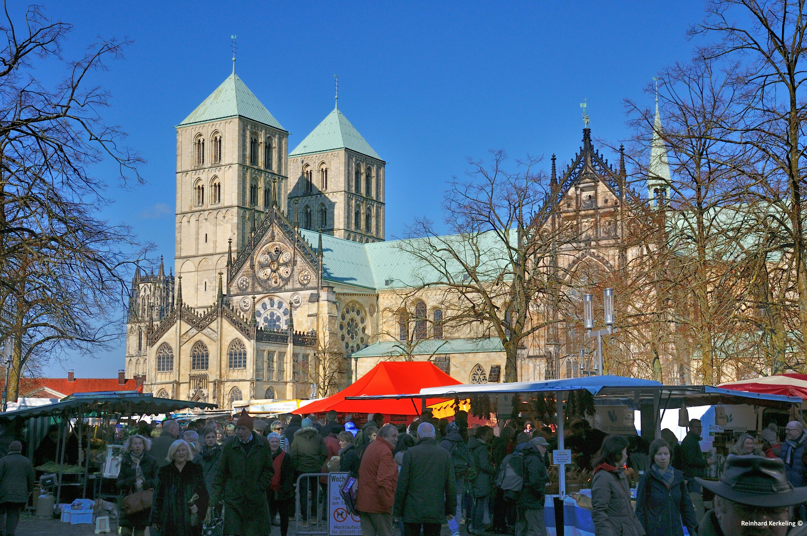 Dom zu Münster am Markttag