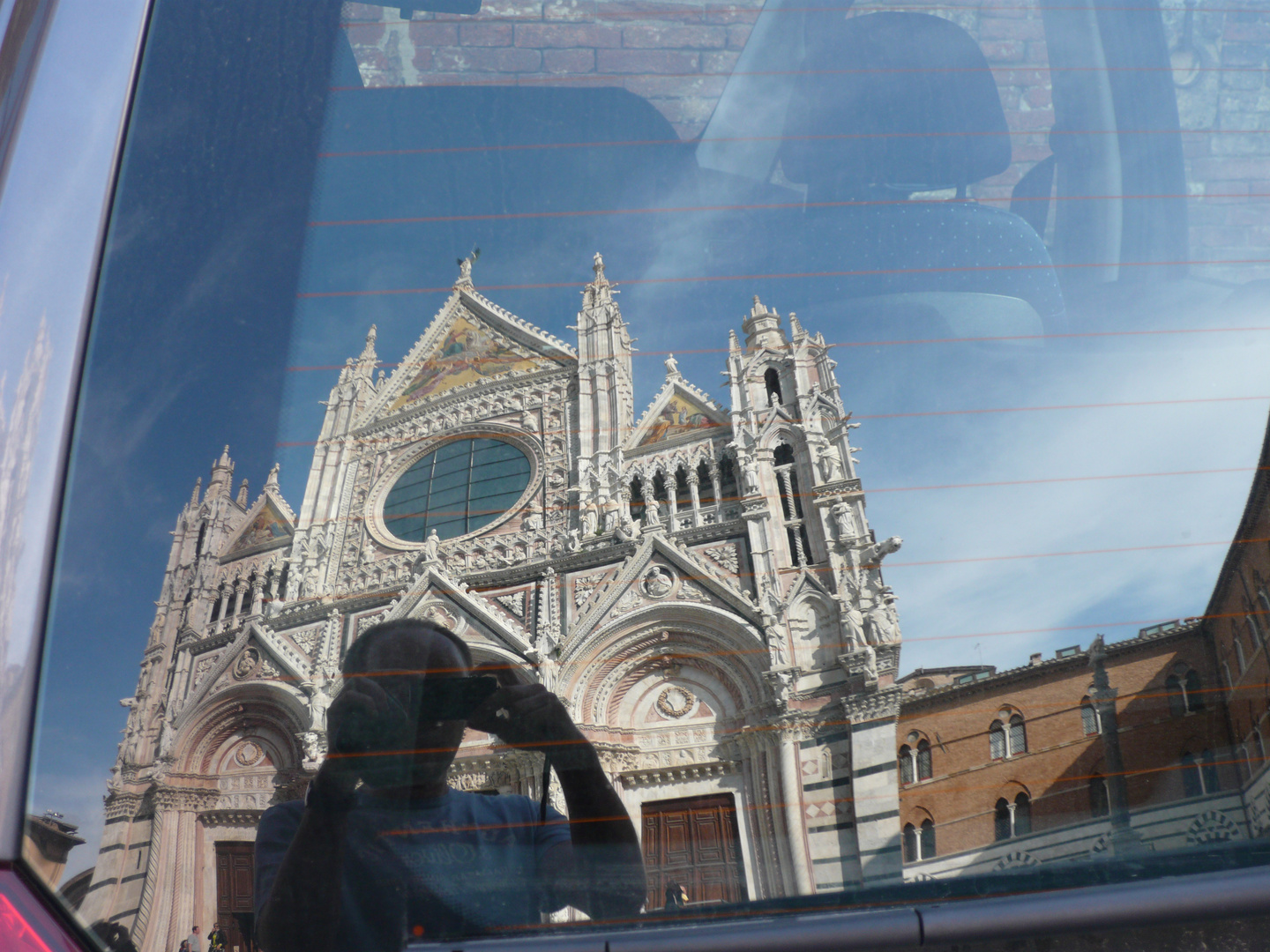 Dom zu Siena, Toskana in Italien im Autofenster
